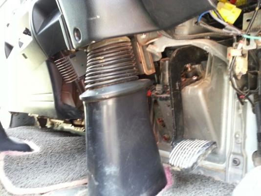 รถฮีโน่ 6 ล้อดั้ม 150 แรงม้า. ปี 55  ( รถวิ่ง 6x,xxx กม. )   สนใจติดต่อ 081 - 6079515