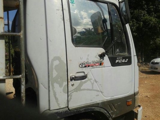 รถฮีโน่ 6 ล้อดั้ม FC4J  145 แรงม้า. ปี 42  ( บรรทุกแท้งน้ำยาง. )   สนใจติดต่อ 081 - 6079515