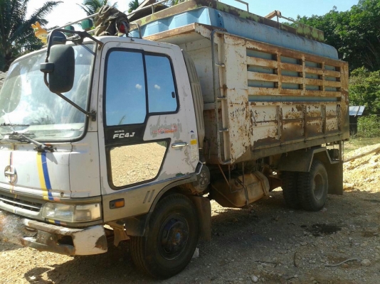 รถฮีโน่ 6 ล้อดั้ม FC4J  145 แรงม้า. ปี 42  ( บรรทุกแท้งน้ำยาง. )   สนใจติดต่อ 081 - 6079515