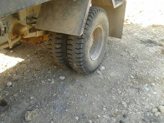 รถฮีโน่ 6 ล้อดั้ม FC4J  145 แรงม้า. ปี 42  ( บรรทุกแท้งน้ำยาง. )   สนใจติดต่อ 081 - 6079515