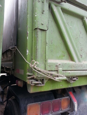 ขายหางพ่วง  สามมิต  2  เพลา. ปี 48   สนใจติดต่อ  081 - 6079515