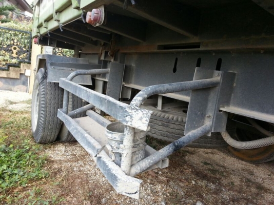 ขายหางพ่วง  สามมิต  2  เพลา. ปี 48   สนใจติดต่อ  081 - 6079515