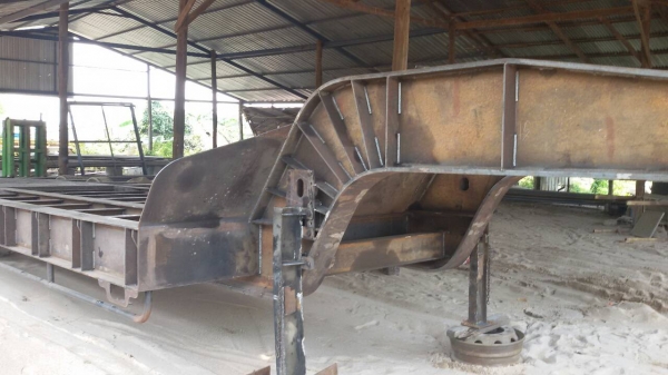 ขายหางโลว์เบด 3 เพลา กว้าง 3 เมตร 20 สูง 95 เซนติเมตร เพลายาวตลอดเส้นไม่มีรอยต่อ ในราคา 850,000 บาท(ไม่รวมยางและกระทะ) เลือกสีได้ ต่อรองราคาได้ สนใจติดต่อ 081-917-6906(คุณปิ่น) ขายหางโลว์เบด 3 เพลา กว้าง 3 เมตร 20 สูง 95 เซนติเมตร เพลายาวตลอดเส้นไม่มีรอยต่อ ในราคา 850,000 บาท(ไม่รวมยางและกระทะ) เลือกสีได้ ต่อรองราคาได้ สนใจติดต่อ 081-917-6906(คุณปิ่น)