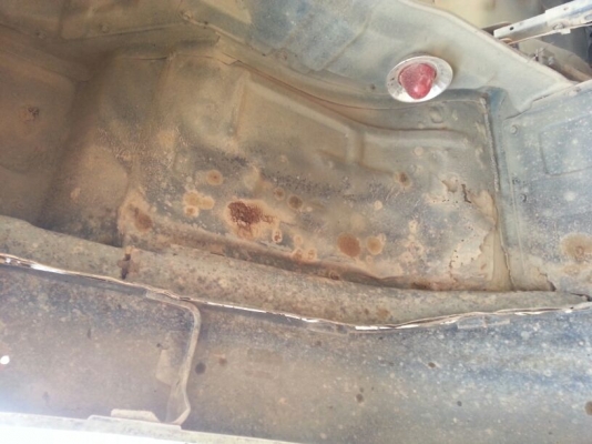 รถอีซูซุ 10 ล้อดั้ม FXZ  เปลื่ยนเครื่อง  270  แรงม้า. (  ขาวทำฟ้า. / ขาย แม่ , ลูก. )  สนใจติดต่อ 081 - 6079515