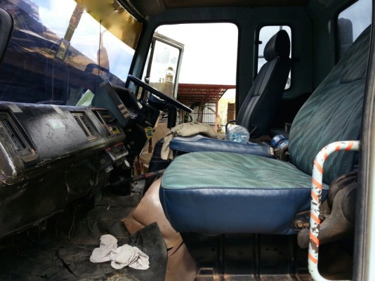 รถอีซูซุ 10 ล้อดั้ม FXZ  เปลื่ยนเครื่อง  270  แรงม้า. (  ขาวทำฟ้า. / ขาย แม่ , ลูก. )  สนใจติดต่อ 081 - 6079515