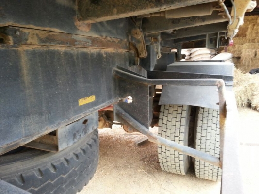 รถอีซูซุ 10 ล้อดั้ม FXZ  เปลื่ยนเครื่อง  270  แรงม้า. (  ขาวทำฟ้า. / ขาย แม่ , ลูก. )  สนใจติดต่อ 081 - 6079515