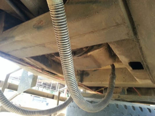 รถอีซูซุ 10 ล้อดั้ม FXZ  เปลื่ยนเครื่อง  270  แรงม้า. (  ขาวทำฟ้า. / ขาย แม่ , ลูก. )  สนใจติดต่อ 081 - 6079515