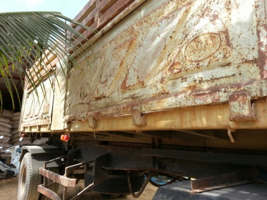 รถอีซูซุ 10 ล้อดั้ม FXZ  เปลื่ยนเครื่อง  270  แรงม้า. (  ขาวทำฟ้า. / ขาย แม่ , ลูก. )  สนใจติดต่อ 081 - 6079515