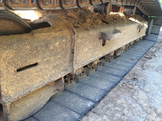 รถแบคโฮ KOBELCO  200 - YN - 10   ( รถทำงาน 12,000 ชม. )    สนใจติดต่อ  081 - 6079515