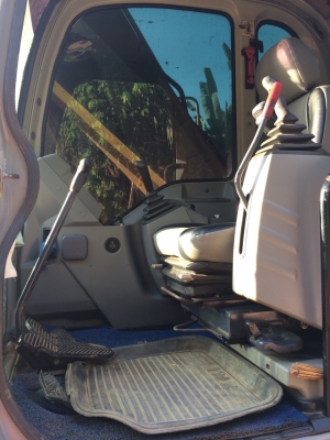 รถแบคโฮ KOBELCO  200 - YN - 10   ( รถทำงาน 12,000 ชม. )    สนใจติดต่อ  081 - 6079515