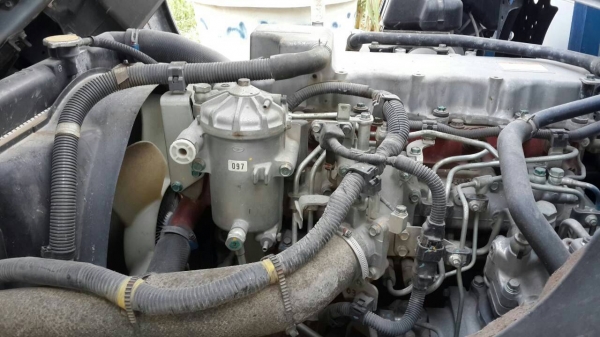 รถฮีโน่ 6 ล้อ  ( ไม่ดั้ม )  175 แรงม้า. ปี 54  ( รถวิ่ง 3x,xxx กม. )   สนใจติดต่อ 081 - 6079515