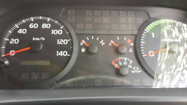 รถฮีโน่ 6 ล้อ  ( ไม่ดั้ม )  175 แรงม้า. ปี 54  ( รถวิ่ง 3x,xxx กม. )   สนใจติดต่อ 081 - 6079515