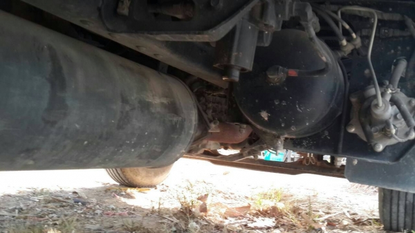 รถฮีโน่ 6 ล้อ  ( ไม่ดั้ม )  175 แรงม้า. ปี 54  ( รถวิ่ง 3x,xxx กม. )   สนใจติดต่อ 081 - 6079515