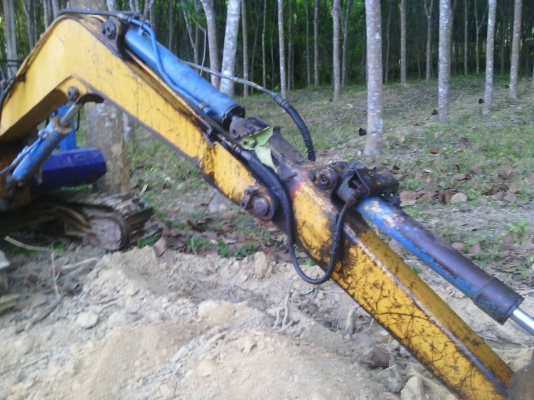 รถแบคโฮ KOMATSU  PC 20 - 5   สนใจติดต่อ  081 - 6079515