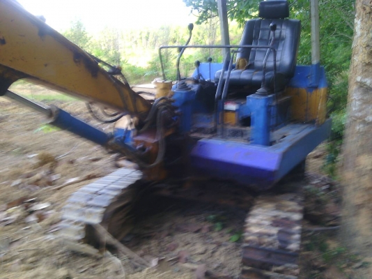 รถแบคโฮ KOMATSU  PC 20 - 5   สนใจติดต่อ  081 - 6079515