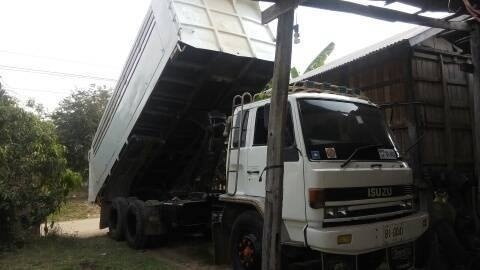 ขาย 10 ล้อดั้ม ROCKY FVZ12MY เปลี่ยนช่วงล่างใหญ่แล้ว เครื่อง 6BG1 175 แรงม้า คัสซีสวย เกียร์เดิม สโลว์เดิม เบรคลมดัน ทะเบียนพร้อมโอนครับ