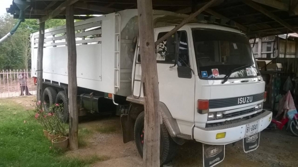 ขาย 10 ล้อดั้ม ROCKY FVZ12MY เปลี่ยนช่วงล่างใหญ่แล้ว เครื่อง 6BG1 175 แรงม้า คัสซีสวย เกียร์เดิม สโลว์เดิม เบรคลมดัน ทะเบียนพร้อมโอนครับ