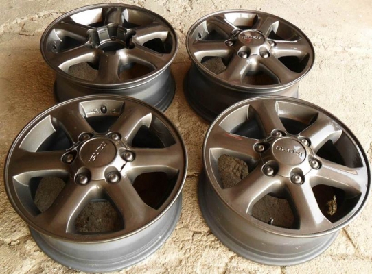 แม็กกระบะขอบ16แท้  6รู139 สีแม็กรถรุ่นใหม่(4วง3,800บ.)