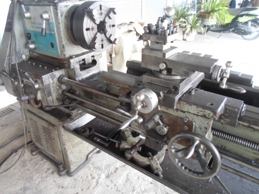 แท่นกลึง 6 ฟุต 3 เพลา เกียร์บล็อก ไต้หวัน ยี่ห้อ เปียงเหลียง สภาพสวย ๆ ใช้งานอยู่ เครื่องเงียบ ด่วน !!! 87,000