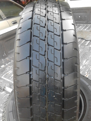 215/70R15 DUNLOP SP LT36 และ MICHELIN AGILIS มี 2 เส้น ยางสวย (ขอบ15 หายาก) TEL.081-427-3941 215/70R15 DUNLOP SP LT36 และ MICHELIN AGILIS มี 2 เส้น ยางสวย (ขอบ15 หายาก) TEL.081-427-3941