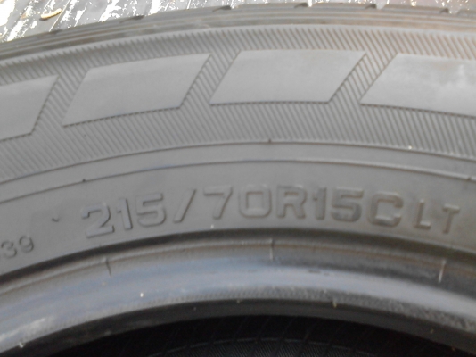 215/70R15 DUNLOP SP LT36 และ MICHELIN AGILIS มี 2 เส้น ยางสวย (ขอบ15 หายาก) TEL.081-427-3941 215/70R15 DUNLOP SP LT36 และ MICHELIN AGILIS มี 2 เส้น ยางสวย (ขอบ15 หายาก) TEL.081-427-3941