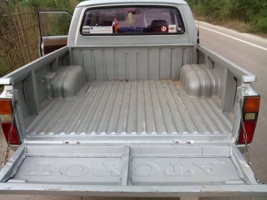 toyota ม้าดำ 4ประตู แอร์เย็น สีสวย ขายด่วน