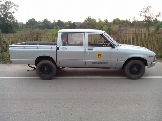 toyota ม้าดำ 4ประตู แอร์เย็น สีสวย ขายด่วน