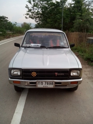 toyota ม้าดำ 4ประตู แอร์เย็น สีสวย ขายด่วน