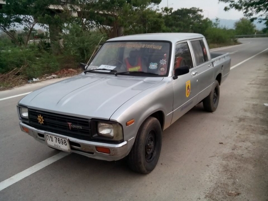 toyota ม้าดำ 4ประตู แอร์เย็น สีสวย ขายด่วน