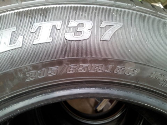 ขายยาง DUNLOP LT 37 215 65 16 ปี 12 ปลายปี ขายยาง DUNLOP LT 37 215 65 16 ปี 12 ปลายปี