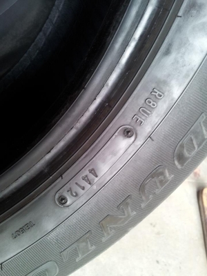 ขายยาง DUNLOP LT 37 215 65 16 ปี 12 ปลายปี ขายยาง DUNLOP LT 37 215 65 16 ปี 12 ปลายปี