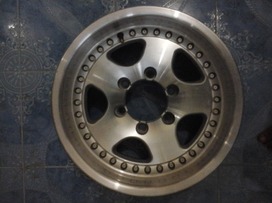 ขายล้อแม็กแนวเรโทรขอบ 15&times;8.5 6 รู