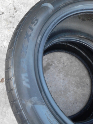 225/55R17 MAXXIS  ปี 2011 มี 2 เส้น TEL.081-427-3941