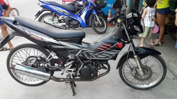 ขายฮอนด้าโซนิค 125 CC. ขาย 15,800 บาท