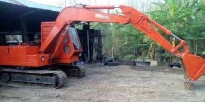 KOBELCO SK03 - PC 60 รถบอดี้สวยสภาพดีมากพร้อมทำงานได้เลยครับ เครื่องเดิมปั๊มเดิมแห้งดีแรงดีทำงานได้เร็ว ภายในเก๋งสะอาดไม่เลอะ คอนโทรลง่ายขับง่ายคล่องดี ภายนอกบูมอาร์มมีปะบ้างเล็กน้อยครับพร้อมทำงานได้ปกติดี ซีลกระบอกมีแตกบ้าง ช่วงล่างเอวแน่น เฟลมสวยไม่ผุ ส