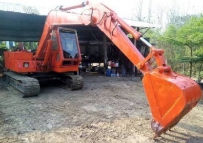 KOBELCO SK03 - PC 60 รถบอดี้สวยสภาพดีมากพร้อมทำงานได้เลยครับ เครื่องเดิมปั๊มเดิมแห้งดีแรงดีทำงานได้เร็ว ภายในเก๋งสะอาดไม่เลอะ คอนโทรลง่ายขับง่ายคล่องดี ภายนอกบูมอาร์มมีปะบ้างเล็กน้อยครับพร้อมทำงานได้ปกติดี ซีลกระบอกมีแตกบ้าง ช่วงล่างเอวแน่น เฟลมสวยไม่ผุ ส