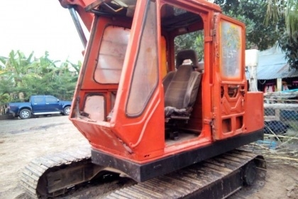 KOBELCO SK03 - PC 60 รถบอดี้สวยสภาพดีมากพร้อมทำงานได้เลยครับ เครื่องเดิมปั๊มเดิมแห้งดีแรงดีทำงานได้เร็ว ภายในเก๋งสะอาดไม่เลอะ คอนโทรลง่ายขับง่ายคล่องดี ภายนอกบูมอาร์มมีปะบ้างเล็กน้อยครับพร้อมทำงานได้ปกติดี ซีลกระบอกมีแตกบ้าง ช่วงล่างเอวแน่น เฟลมสวยไม่ผุ ส