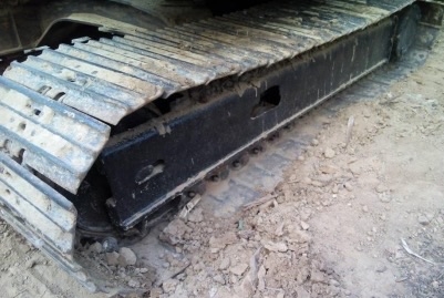 KOBELCO SK03 - PC 60 รถบอดี้สวยสภาพดีมากพร้อมทำงานได้เลยครับ เครื่องเดิมปั๊มเดิมแห้งดีแรงดีทำงานได้เร็ว ภายในเก๋งสะอาดไม่เลอะ คอนโทรลง่ายขับง่ายคล่องดี ภายนอกบูมอาร์มมีปะบ้างเล็กน้อยครับพร้อมทำงานได้ปกติดี ซีลกระบอกมีแตกบ้าง ช่วงล่างเอวแน่น เฟลมสวยไม่ผุ ส