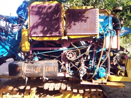 ขายด่วน รถเกี่ยวข้าวไทยเจริญการช่าง รถสวยสภาพดีพร้อมทำงานได้เลยครับ เครื่องยนต์ 195 HP FE6 เครื่องแน่นแรงดีไม่มีเยิ้มครับ อุ้ม 2.5 ตัน ปั๊มไดกิ้นเบอร์ 22 ช่วงล่างใบแบ็คโฮร 200 ตัวเดิน 10HT สภาพดีแน่นดีพร้อมใช้งานได้เลย ราคาต่อรอง