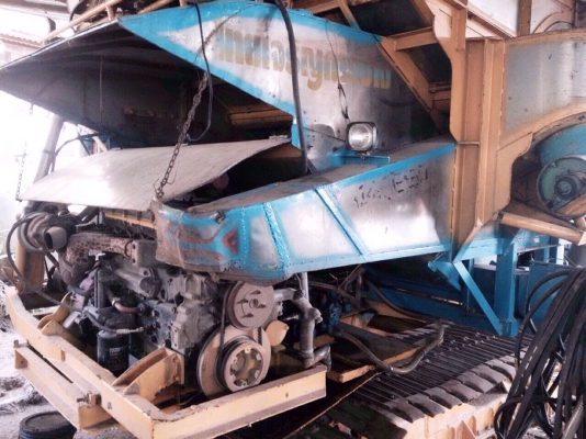 ขายด่วน รถเกี่ยวข้าวไทยเจริญการช่าง รถสวยสภาพดีพร้อมทำงานได้เลยครับ เครื่องยนต์ 195 HP FE6 เครื่องแน่นแรงดีไม่มีเยิ้มครับ อุ้ม 2.5 ตัน ปั๊มไดกิ้นเบอร์ 22 ช่วงล่างใบแบ็คโฮร 200 ตัวเดิน 10HT สภาพดีแน่นดีพร้อมใช้งานได้เลย ราคาต่อรอง