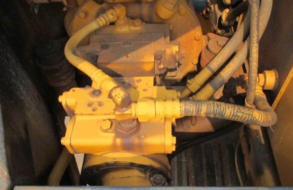 ขาย รถขุดเก่านอกแท้ นำเข้าจากญี่ปุ่น  Komatsu PC60U-5 ,ชั่วโมงทำงานน้อย 3,175 ช.ม.สภาพดี แทร็คพิเศษ ใบแทร็ค 60 cm.