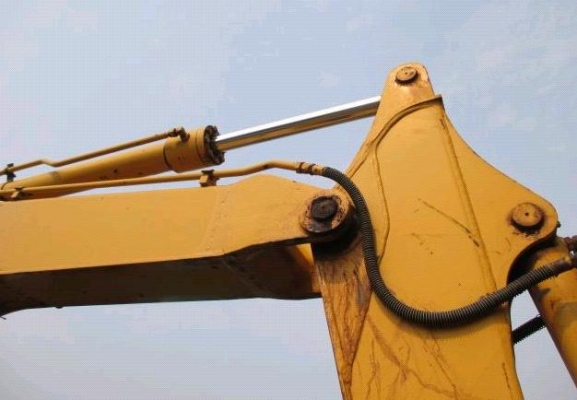 ขาย รถขุดเก่านอกแท้ นำเข้าจากญี่ปุ่น  Komatsu PC60U-5 ,ชั่วโมงทำงานน้อย 3,175 ช.ม.สภาพดี แทร็คพิเศษ ใบแทร็ค 60 cm.