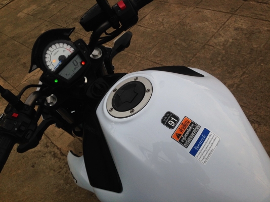 __ER6N 650cc โฉมปี2012 สีขาว รถเดิมๆ ฿185,000__