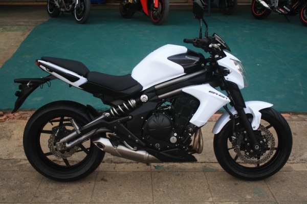 __ER6N 650cc โฉมปี2012 สีขาว รถเดิมๆ ฿185,000__