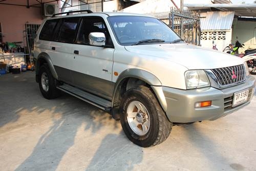 รถสวย สภาพดี พร้อมใช้งาน