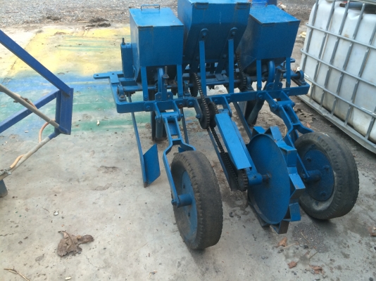 ขายเครื่องหยอดข้าวโพดสภาพสวยพร้อมใช้