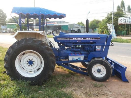 รถแทรกเตอร์ Ford 6600