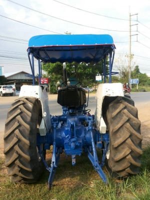 รถแทรกเตอร์ Ford 6600