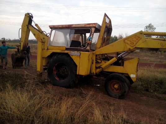 ขายรถตักหน้าขุดหลัง JCB รถใช้งานได้ปกติครับ ราคา235000 บาทครับ