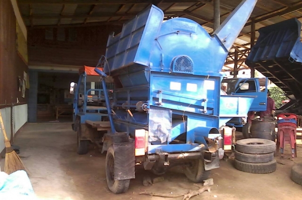 ขายรถนวดข้าว สิงเปลือยจัมโบ้ 5 ฟุต เครื่องอิซูซุ 85 รถใช้งานได้เลยตู้สวยมากไม่มีรอยผุ